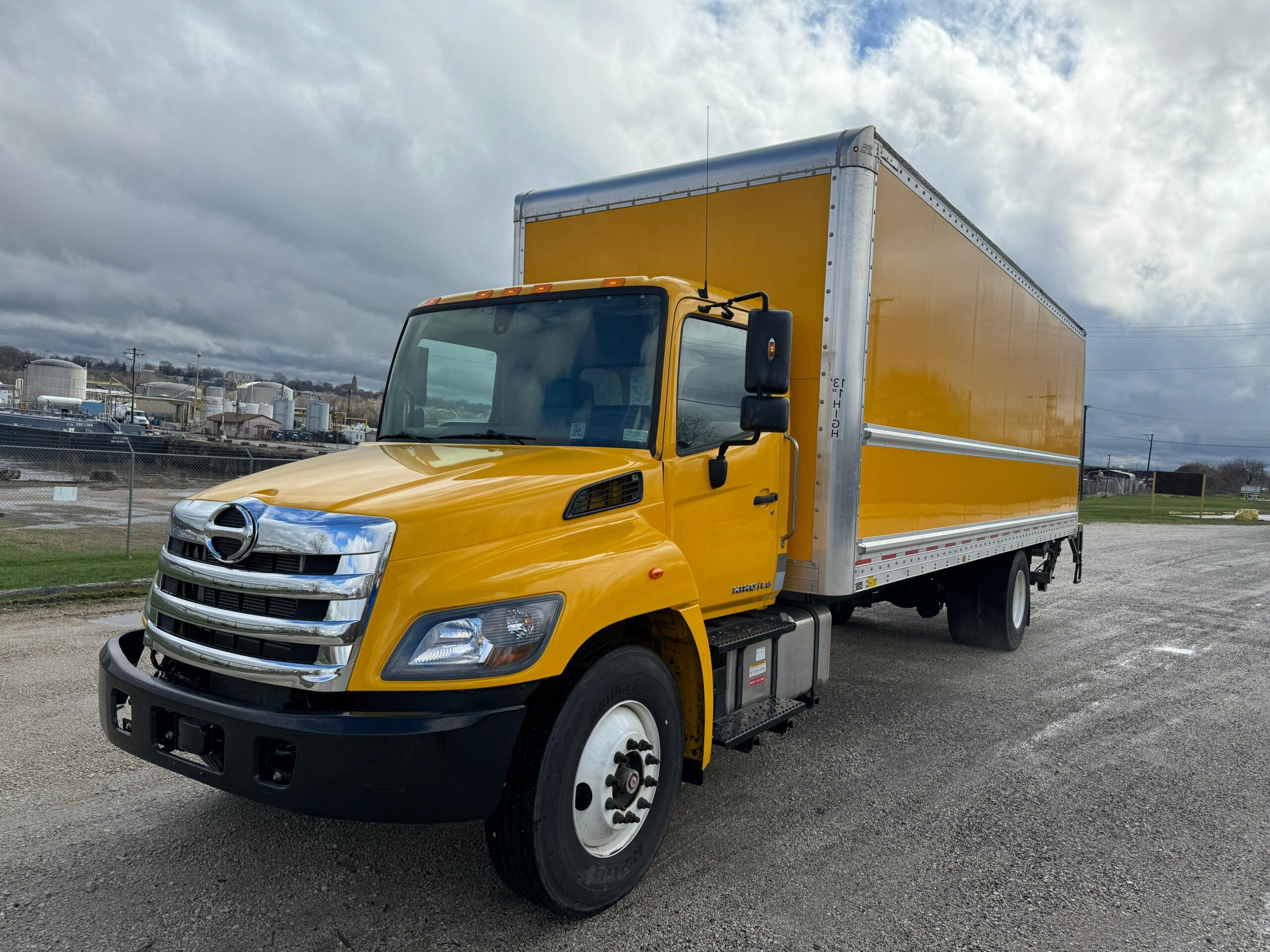 Hino 26′ Box Truck at Truck Hub Sales and Finance