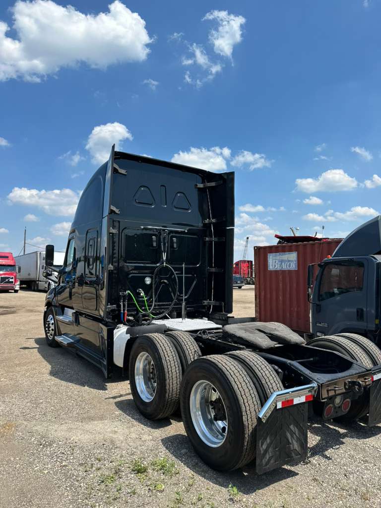 Freightliner Cascadia Premium at Truck Hub Sales and Finance